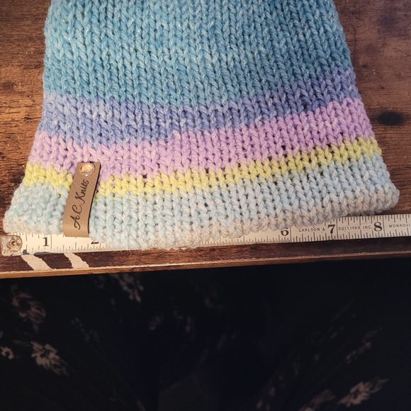 Beautifully Knitted Homemade Toque - Picture 3 of 4